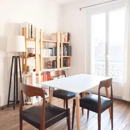 Bright And Charming Parigi